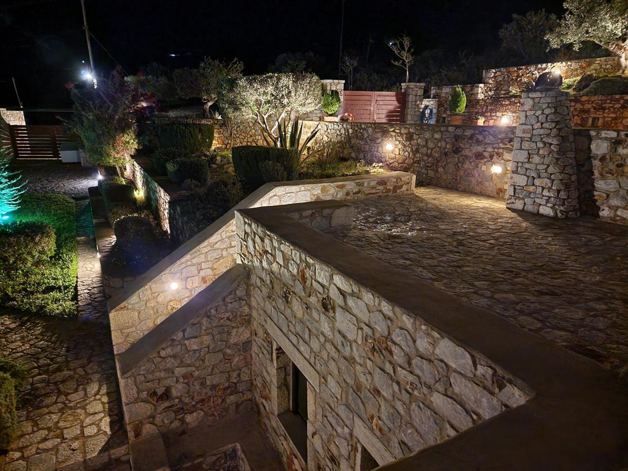 Focalion Castle Luxury Suites Pírgos Dhiroú Exterior foto
