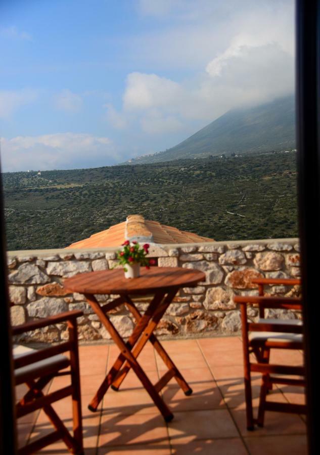 Focalion Castle Luxury Suites Pírgos Dhiroú Exterior foto